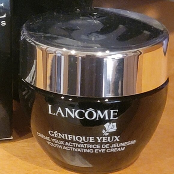 NIB Lancome Genifique Yeux .5 - Picture 3 of 3